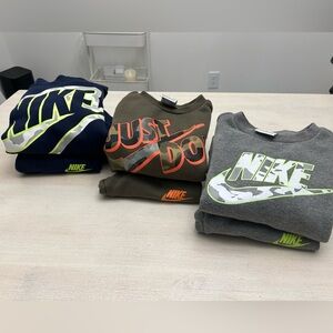 Pre owned good condition
lot of 3 Nike set for boys size 4t